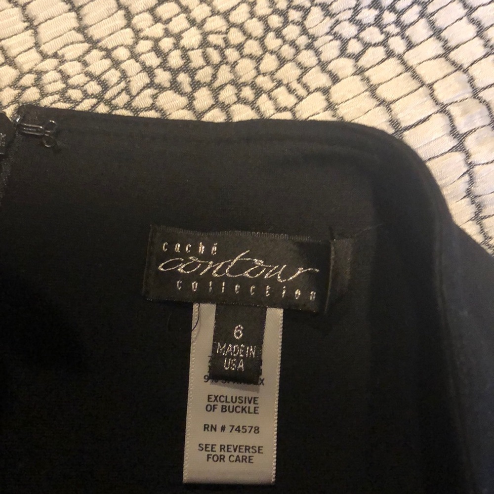 Cache Contour Black Skirt With Buckle - image 4